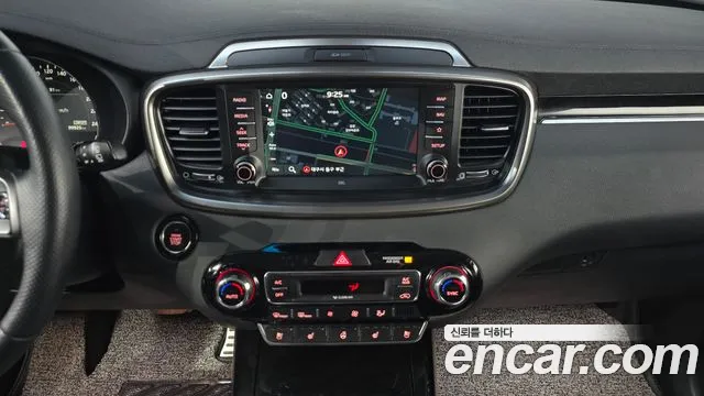 Kia Sorento — фото 13
