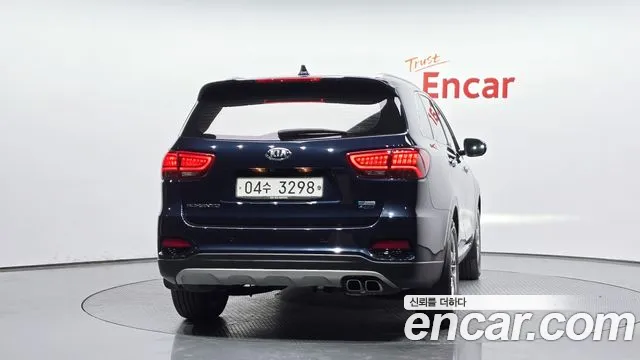 Kia Sorento — фото 4