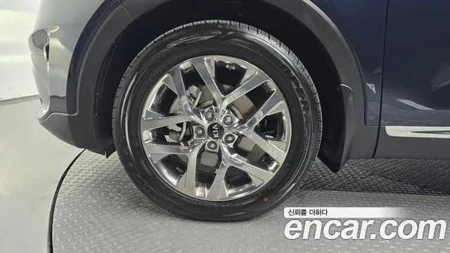 Kia Sorento — фото 5