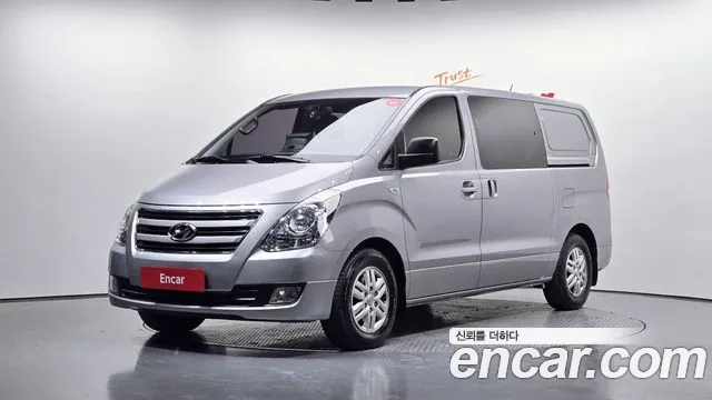 Hyundai Starex — фото 1