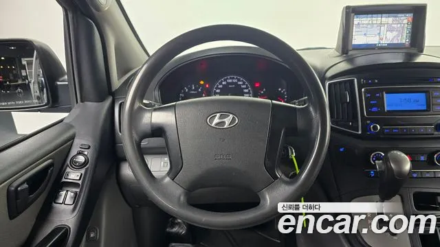 Hyundai Starex — фото 13