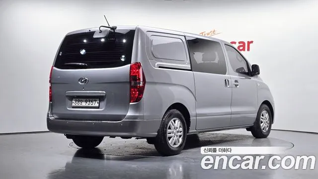 Hyundai Starex — фото 2