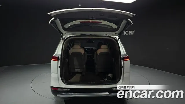Kia Carnival — фото 20