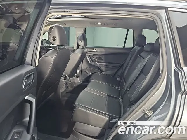 Volkswagen Tiguan — фото 12