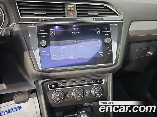 Volkswagen Tiguan — фото 14