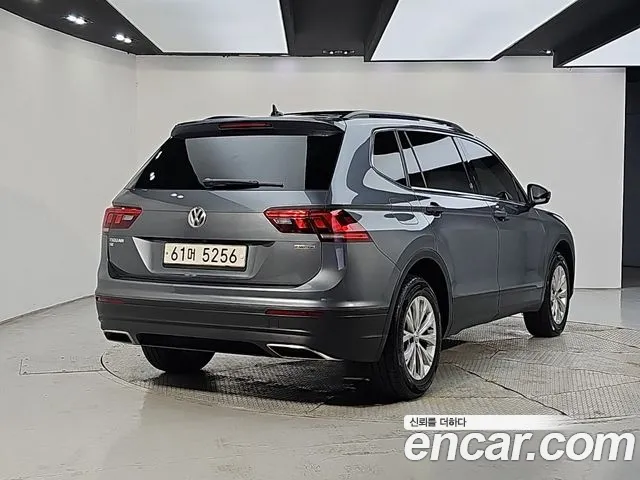 Volkswagen Tiguan — фото 4