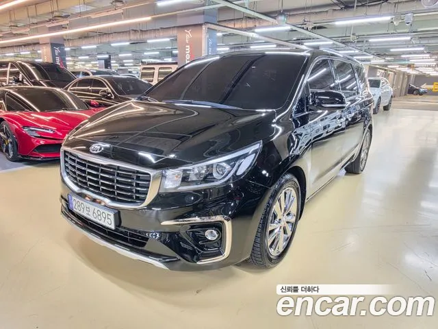 Kia Carnival — фото 1