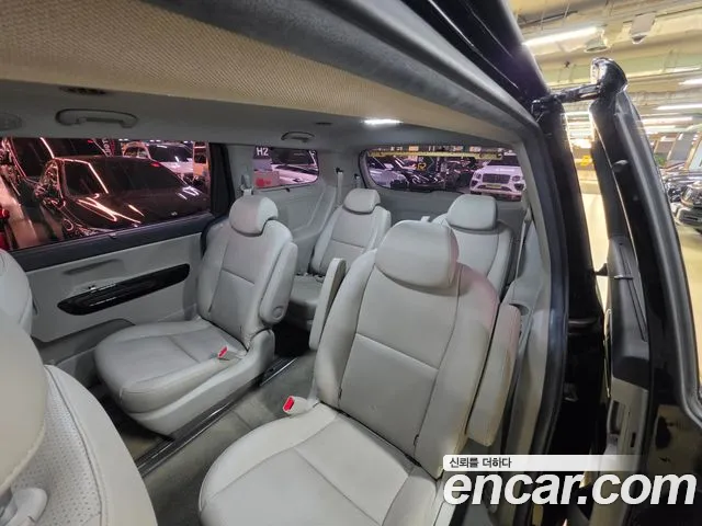 Kia Carnival — фото 17