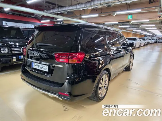 Kia Carnival — фото 2
