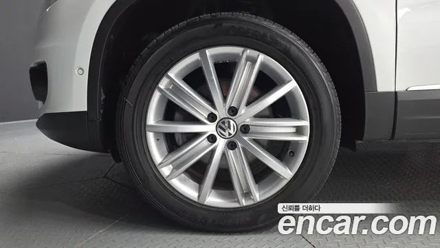 Volkswagen Tiguan — фото 5