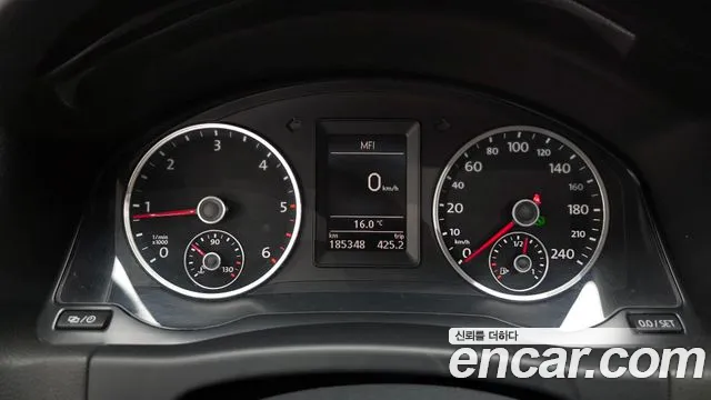 Volkswagen Tiguan — фото 8