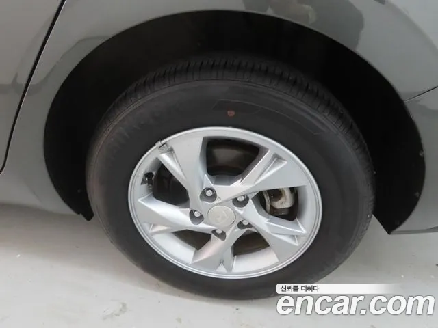 Hyundai Avante — фото 5