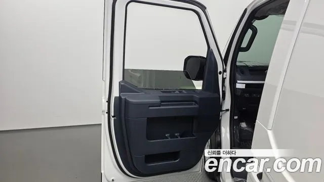 Kia PV5 — фото 24