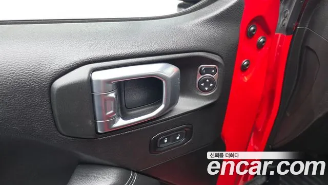 Jeep Wrangler — фото 19