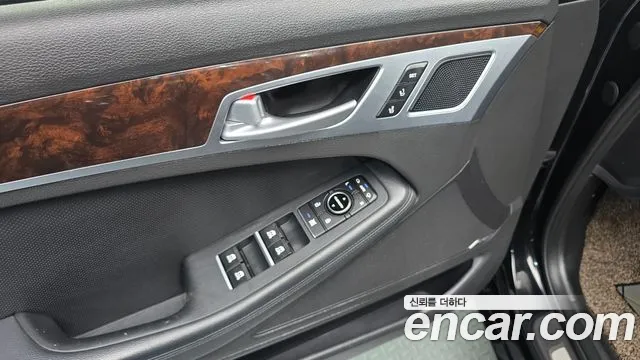 Hyundai Genesis — фото 16