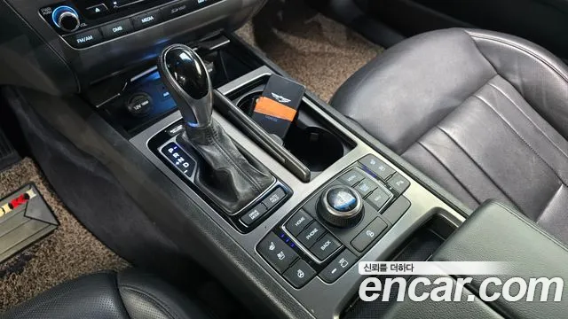 Hyundai Genesis — фото 9
