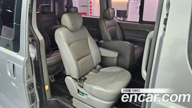 Hyundai Starex — фото 12