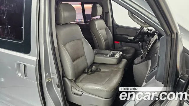 Hyundai Starex — фото 13