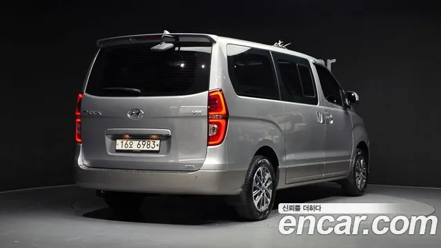 Hyundai Starex — фото 2