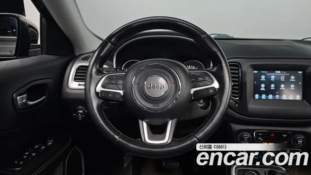 Jeep Compass — фото 12