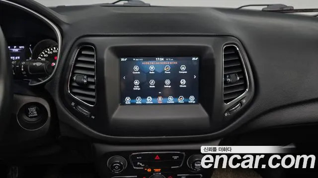 Jeep Compass — фото 13