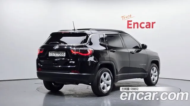 Jeep Compass — фото 2