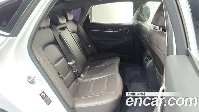 Hyundai Grandeur — фото 11