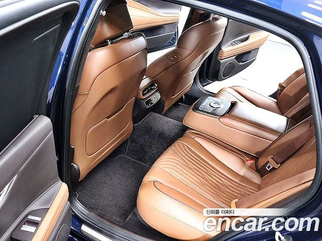 Genesis G80 — фото 15