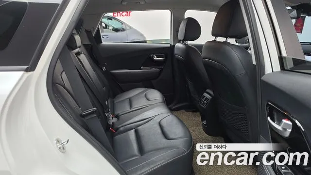 Kia Niro — фото 11