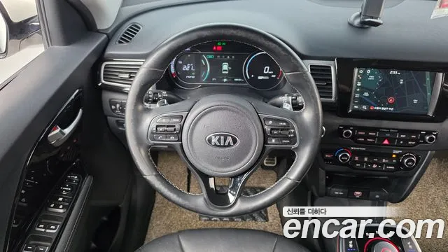 Kia Niro — фото 13