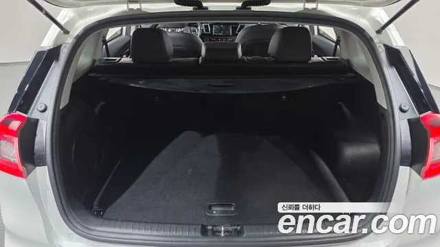 Kia Niro — фото 16