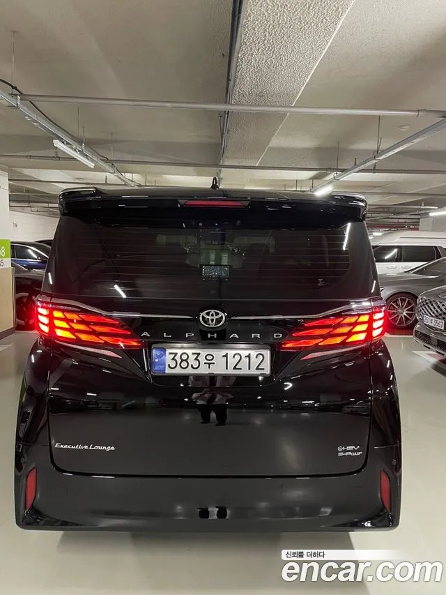 Toyota Alphard — фото 4