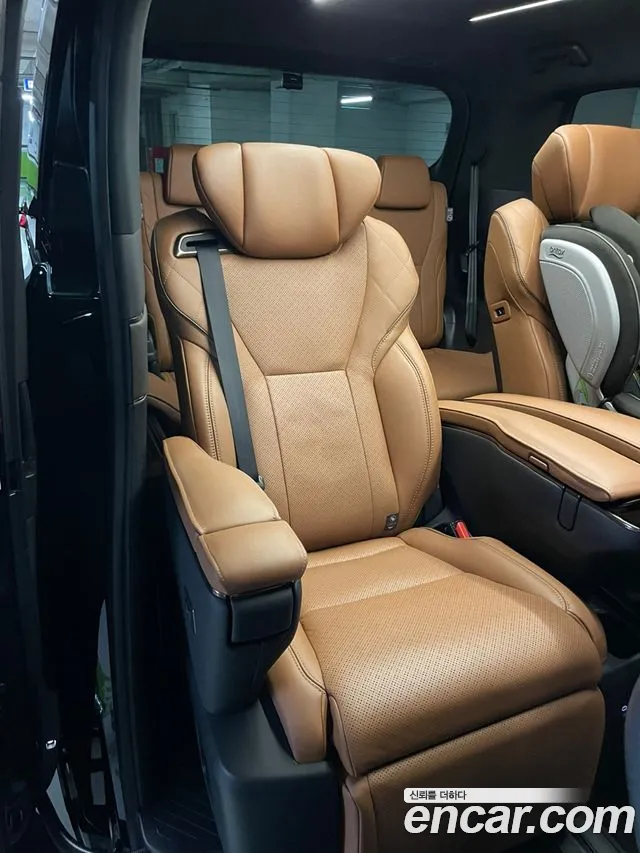 Toyota Alphard — фото 7