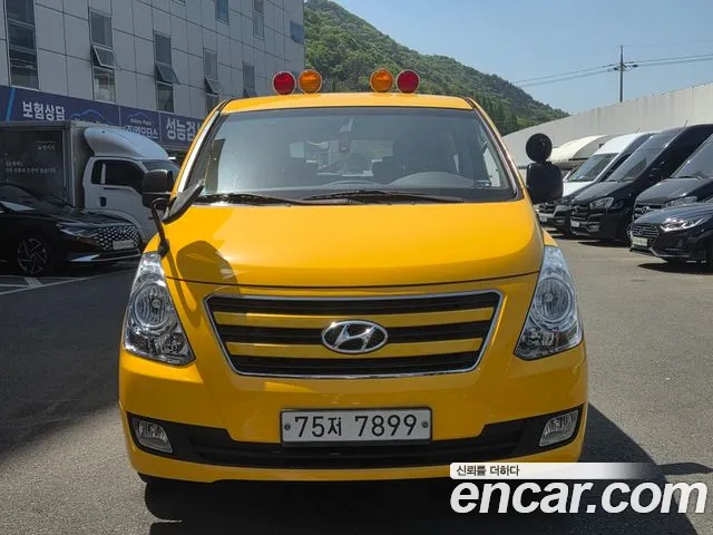 Hyundai Starex — фото 1