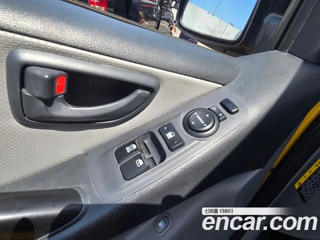 Hyundai Starex — фото 10