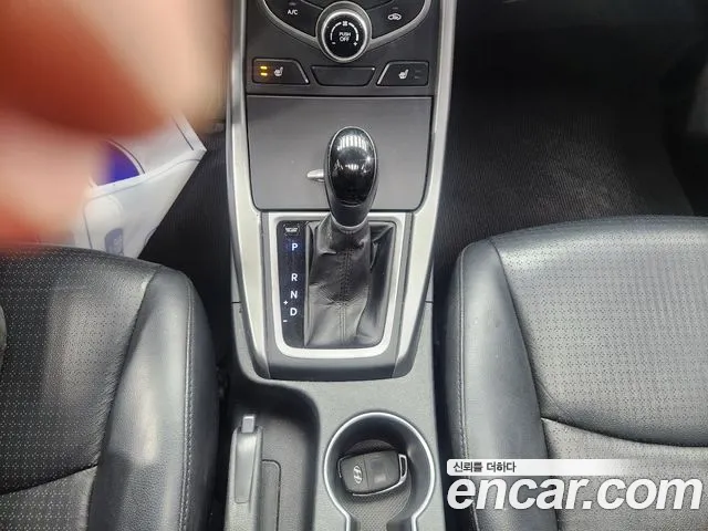 Hyundai Avante — фото 12