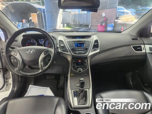 Hyundai Avante — фото 15