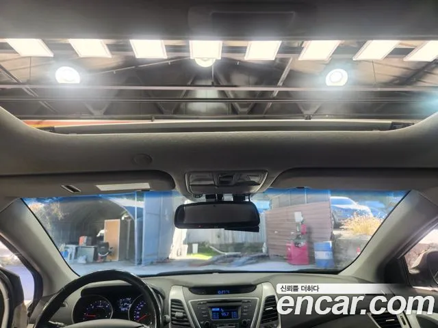 Hyundai Avante — фото 16