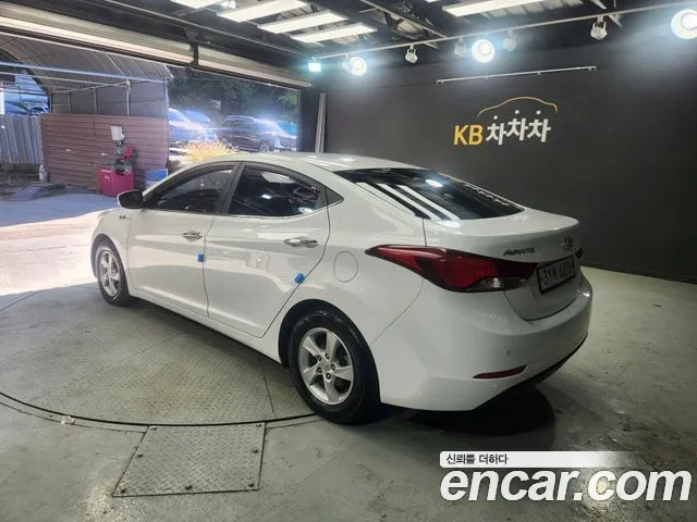 Hyundai Avante — фото 4