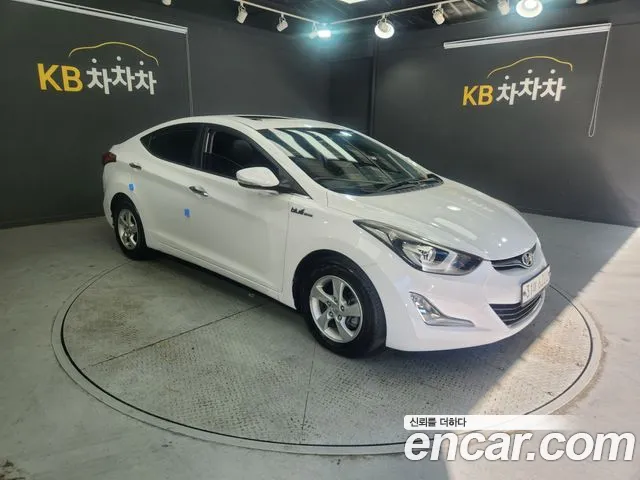 Hyundai Avante — фото 8