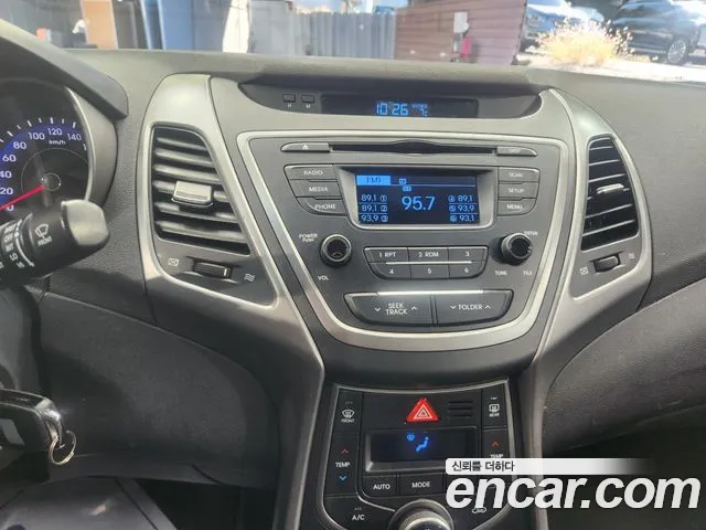 Hyundai Avante — фото 10