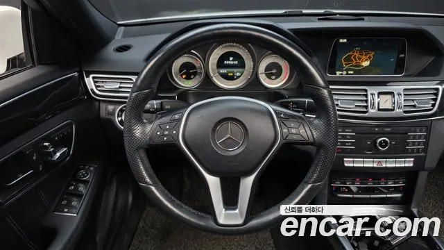Mercedes-Benz E-Class — фото 13