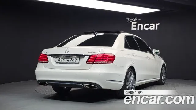 Mercedes-Benz E-Class — фото 2
