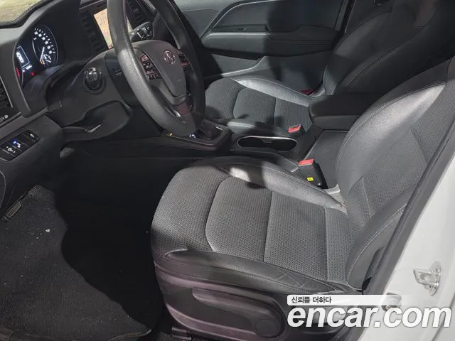 Hyundai Avante — фото 11