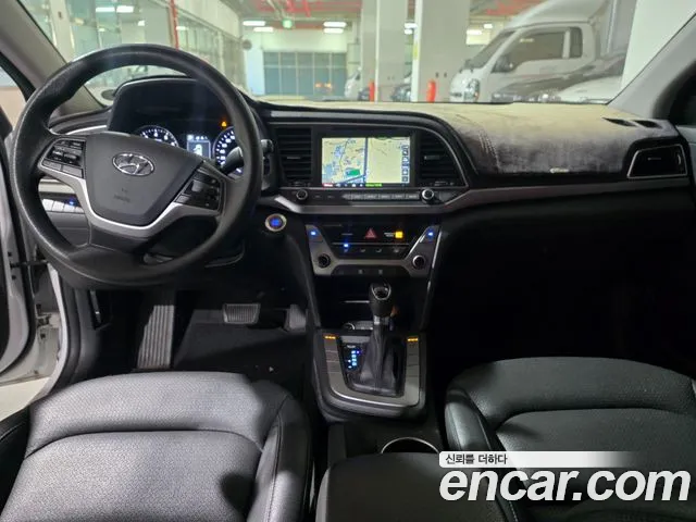 Hyundai Avante — фото 12