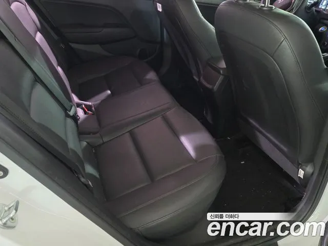 Hyundai Avante — фото 13
