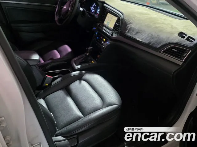 Hyundai Avante — фото 14