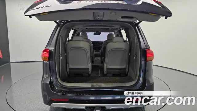 Kia Carnival — фото 20