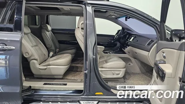 Kia Carnival — фото 26