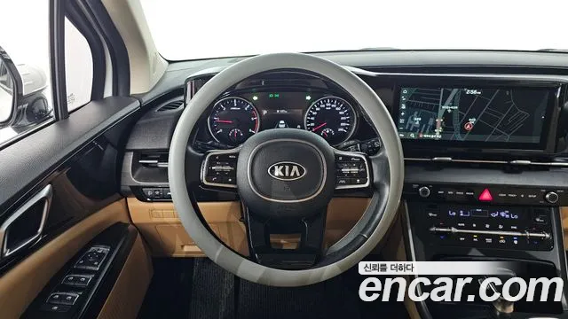 Kia Carnival — фото 12